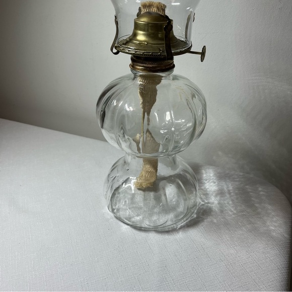 Vintage Oil Lamp, Wick, Antique, Glass, Hurricane. Glass Chimney. Unique! - Picture 5 of 8